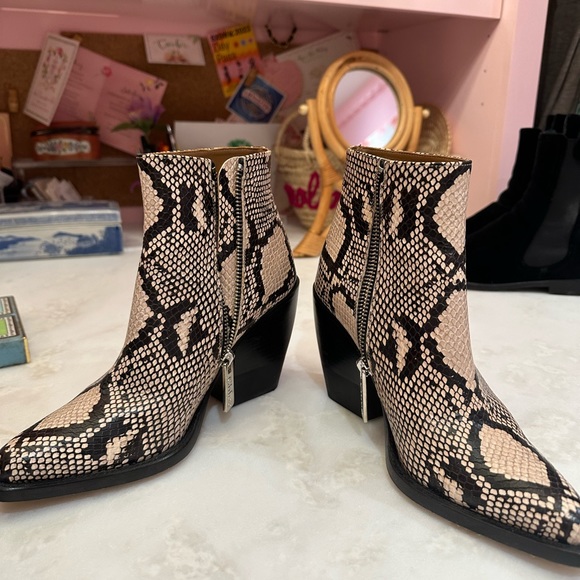 Chloe snakeskin boots / booties - Picture 2 of 8